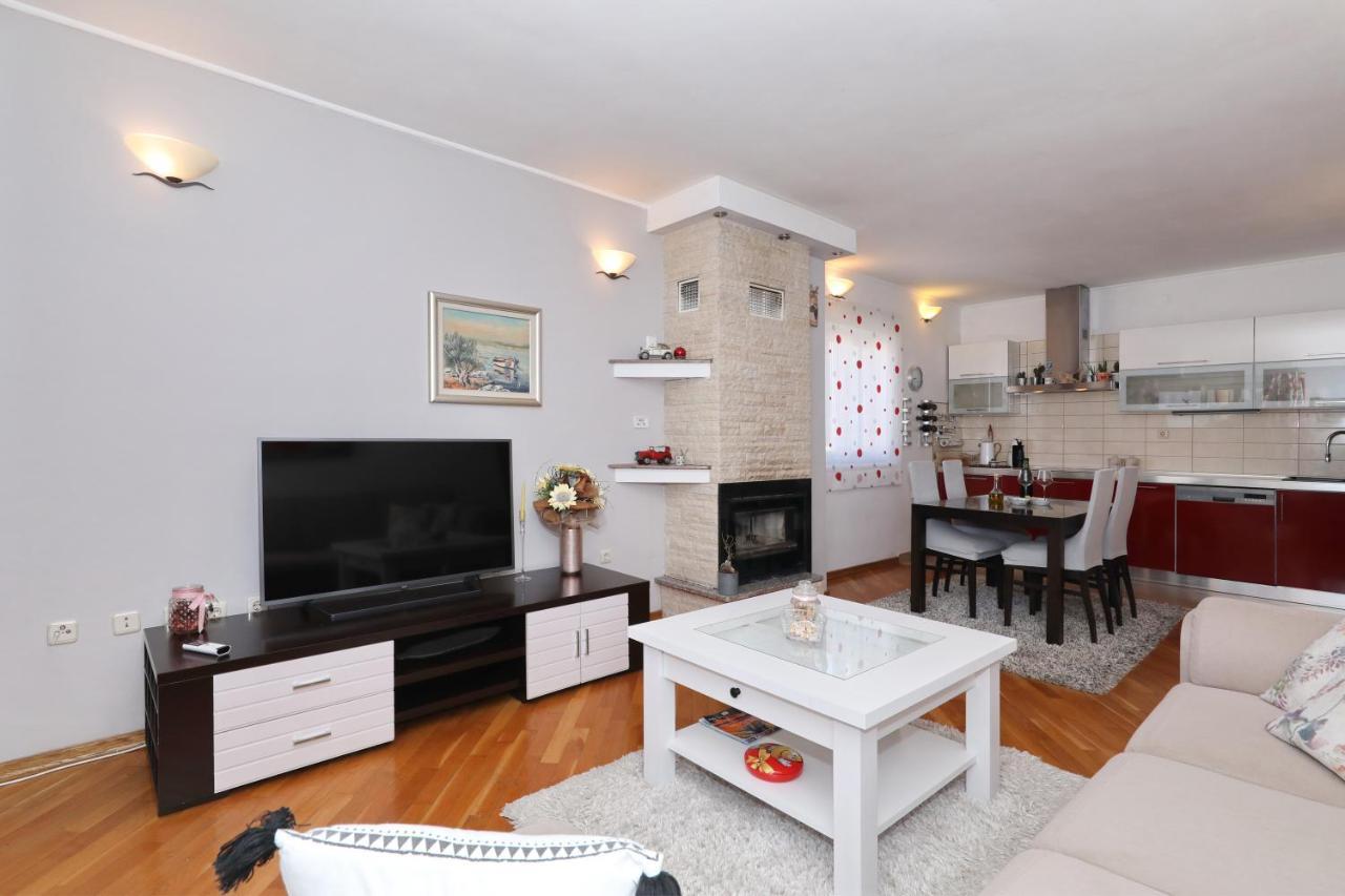 Sea Relaxing Apartment Bibinje Bagian luar foto